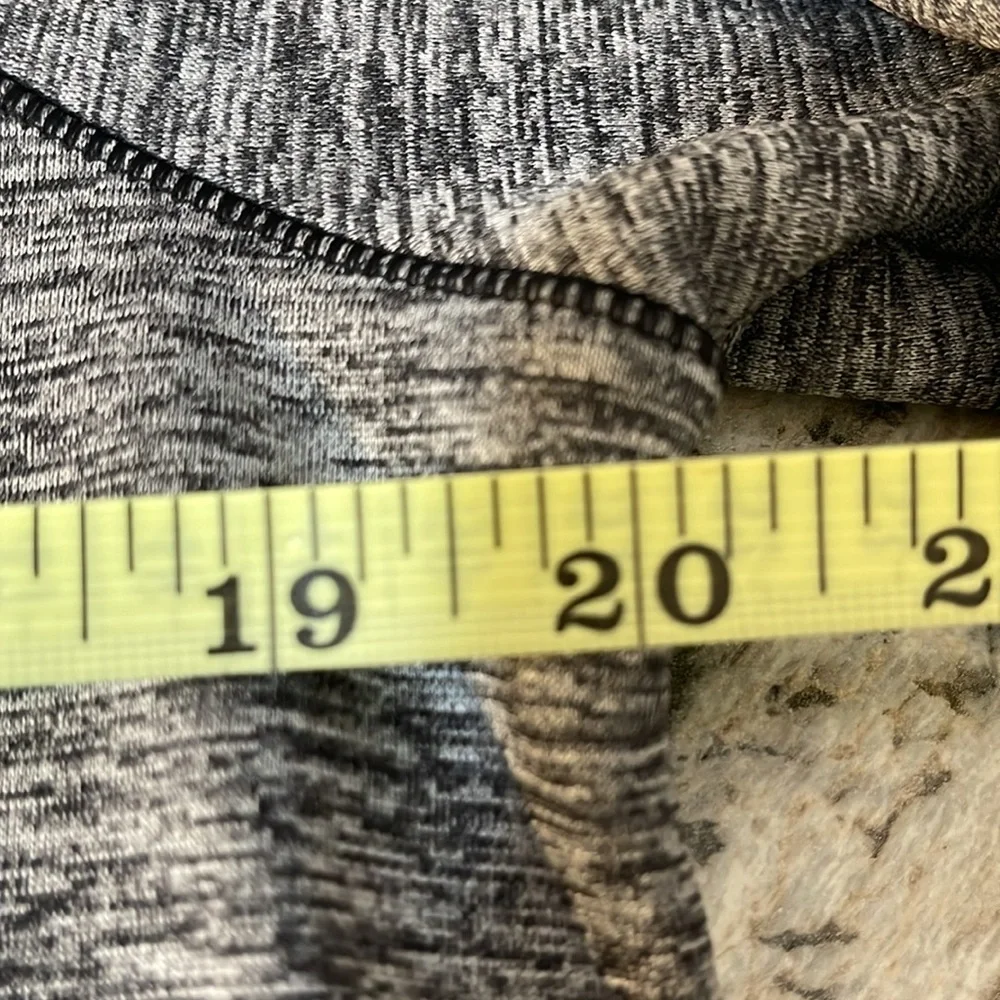 Under Armour Hoodie - Picture 3 of 4